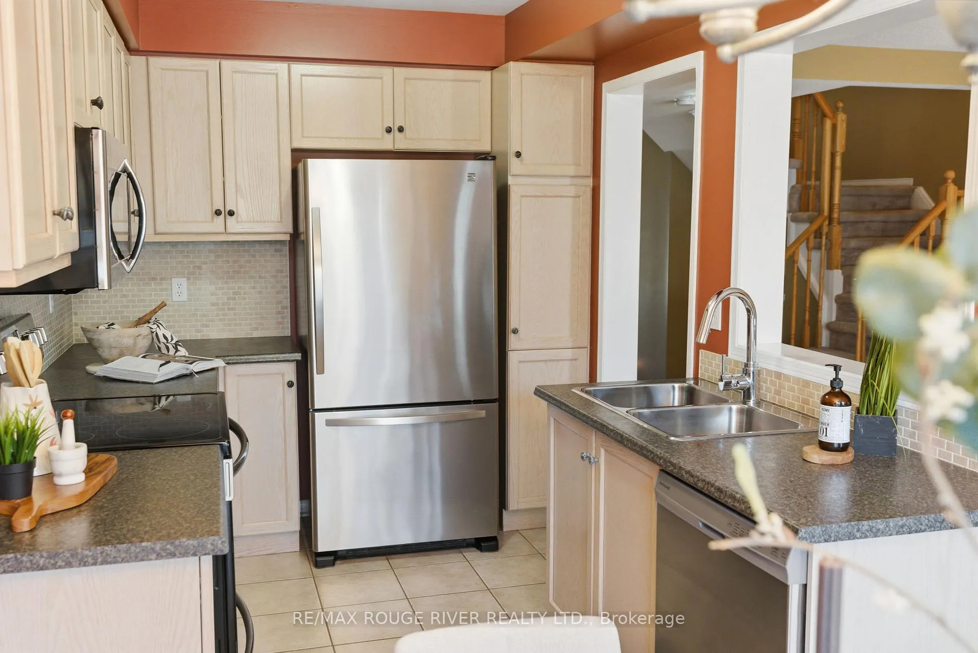Photo 12 of 11 Stokely Crescent, Whitby, Downtown Whitby — HOMEH