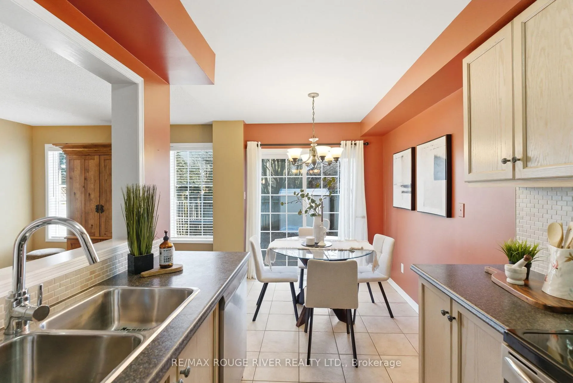 Photo 17 of 11 Stokely Crescent, Whitby, Downtown Whitby — HOMEH