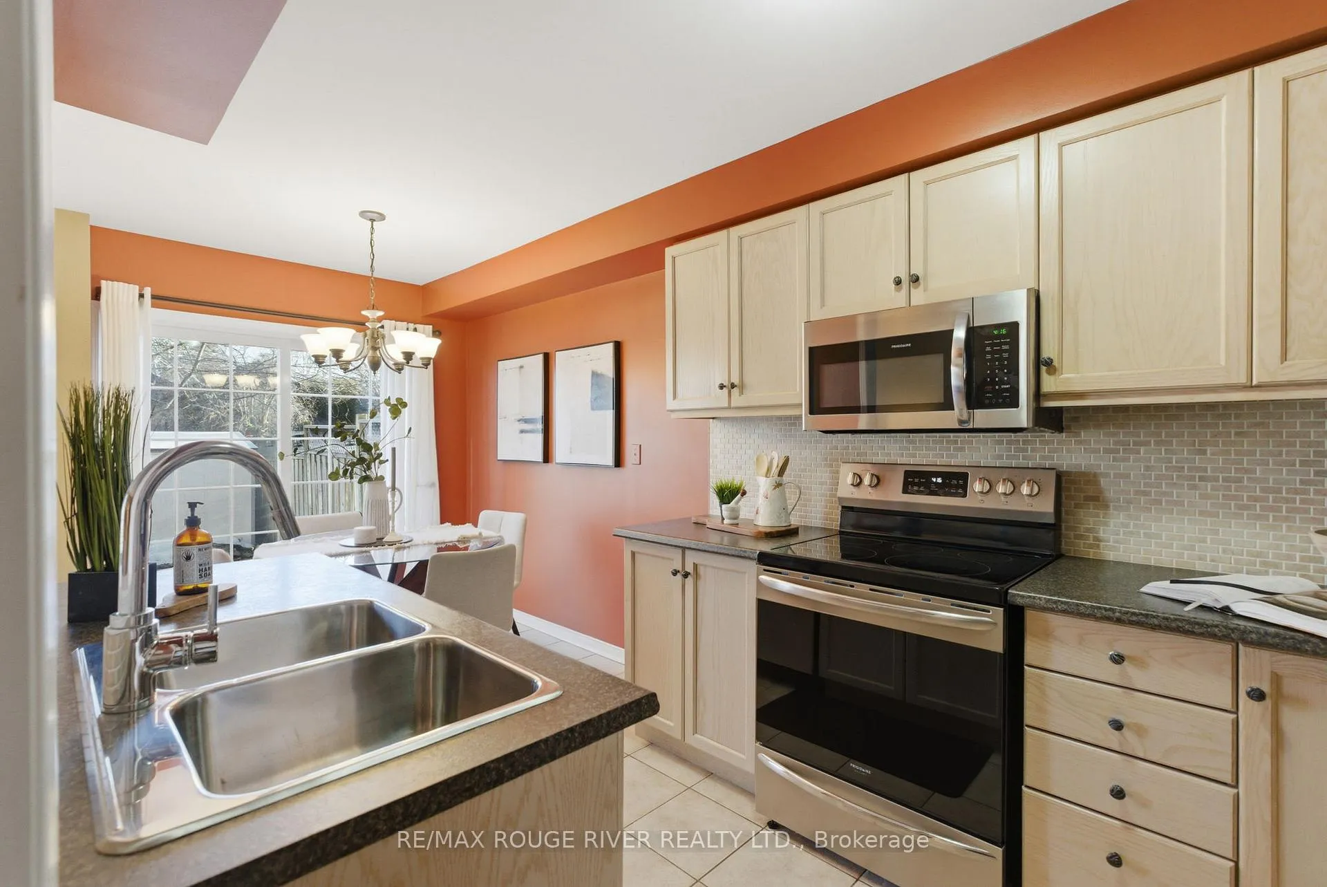 Photo 18 of 11 Stokely Crescent, Whitby, Downtown Whitby — HOMEH