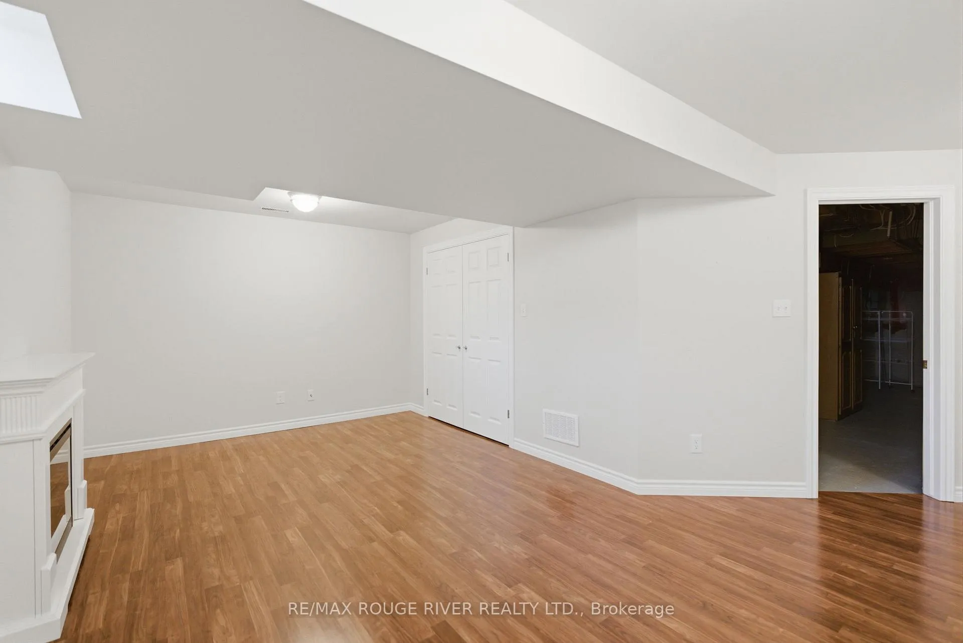 Photo 33 of 11 Stokely Crescent, Whitby, Downtown Whitby — HOMEH