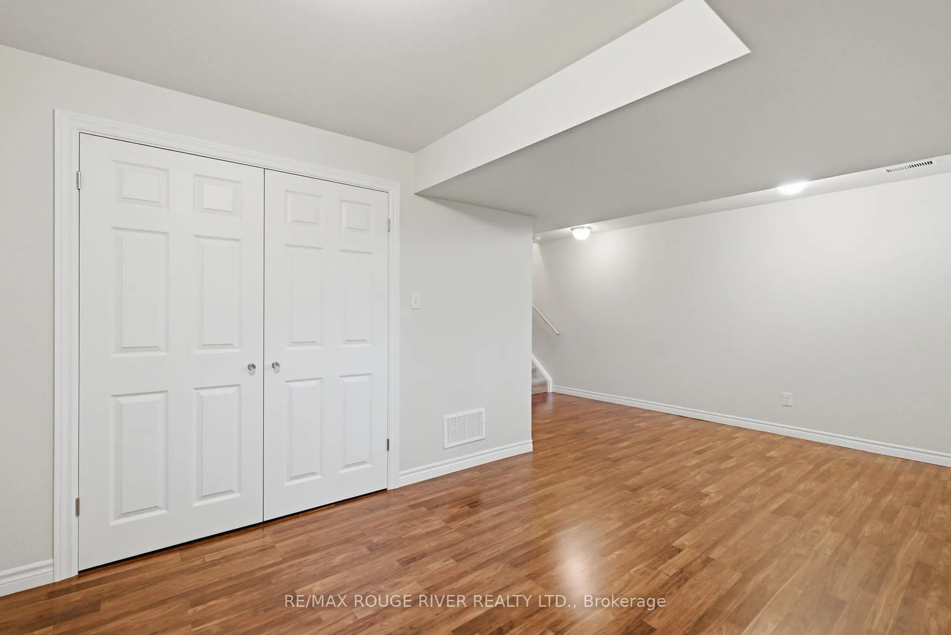 Photo 34 of 11 Stokely Crescent, Whitby, Downtown Whitby — HOMEH