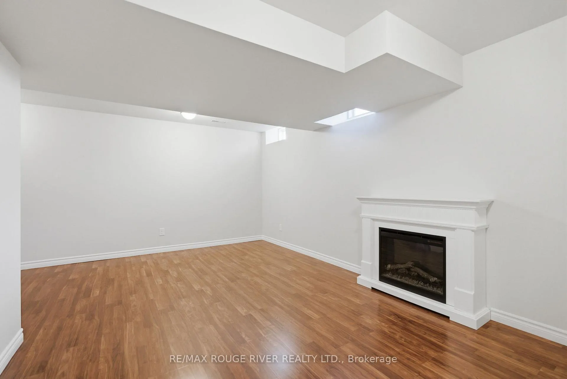 Photo 35 of 11 Stokely Crescent, Whitby, Downtown Whitby — HOMEH