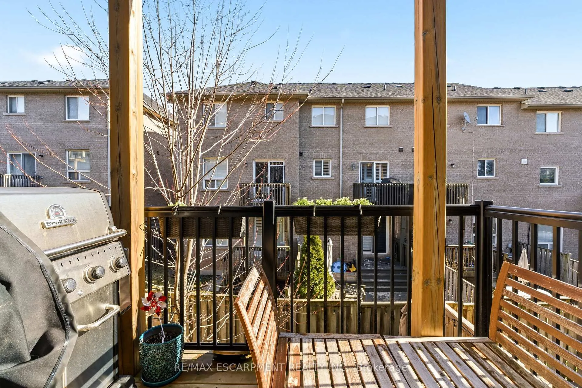 Photo 12 of 2249 Khalsa Gate, Oakville, Westmount — HOMEH
