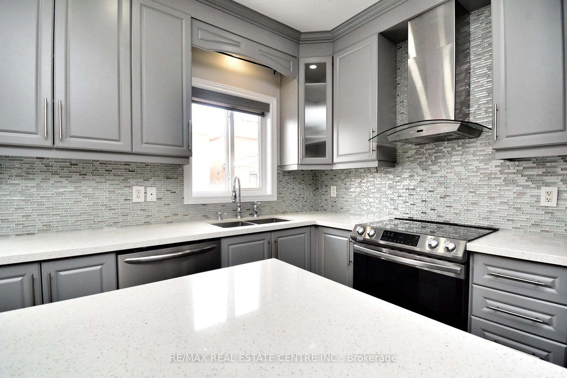 Photo 11 of 94 Seahorse Avenue, Brampton, Madoc — HOMEH