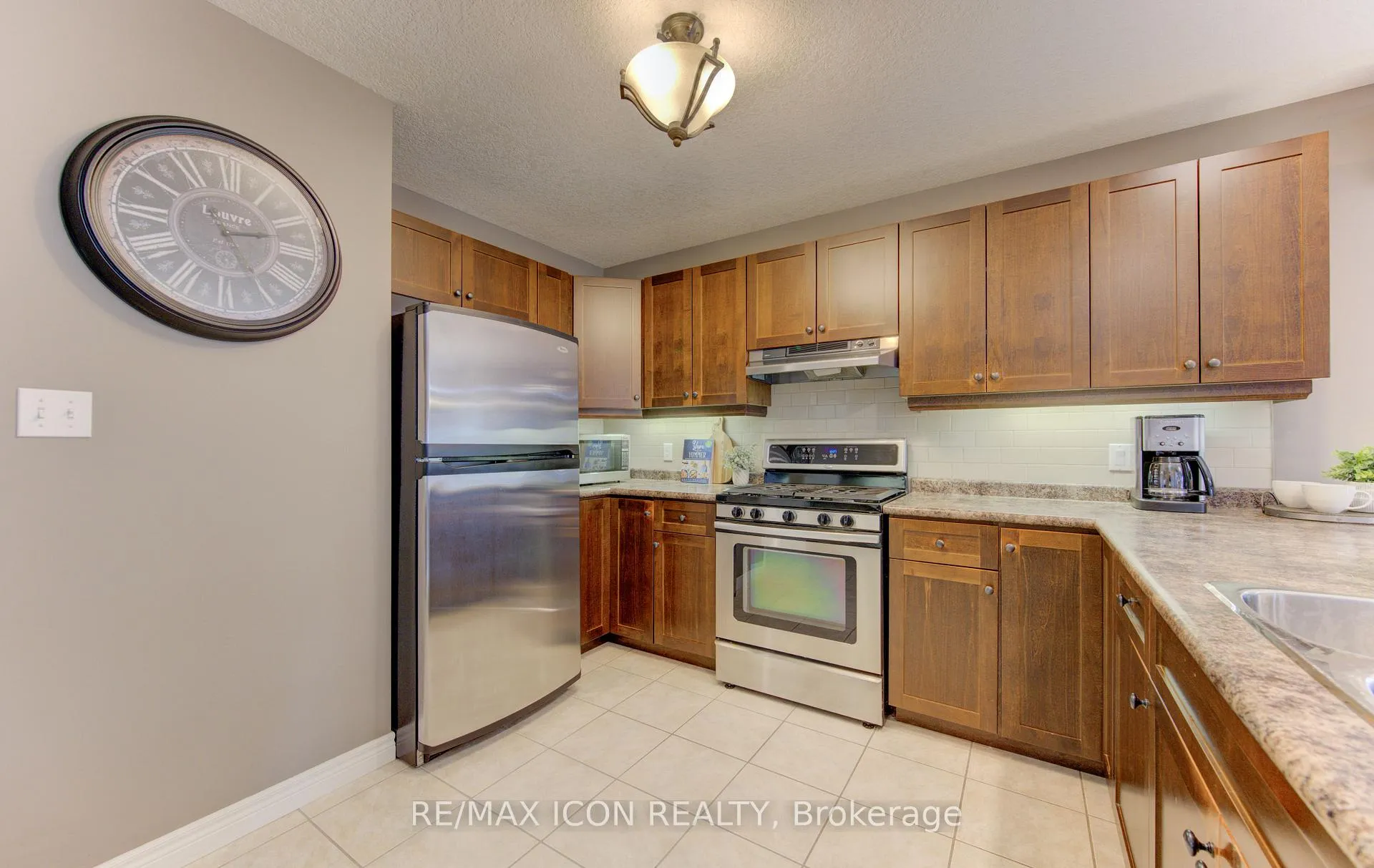 Photo 10 of 33 Joseph Street, Guelph, St. George's — HOMEH