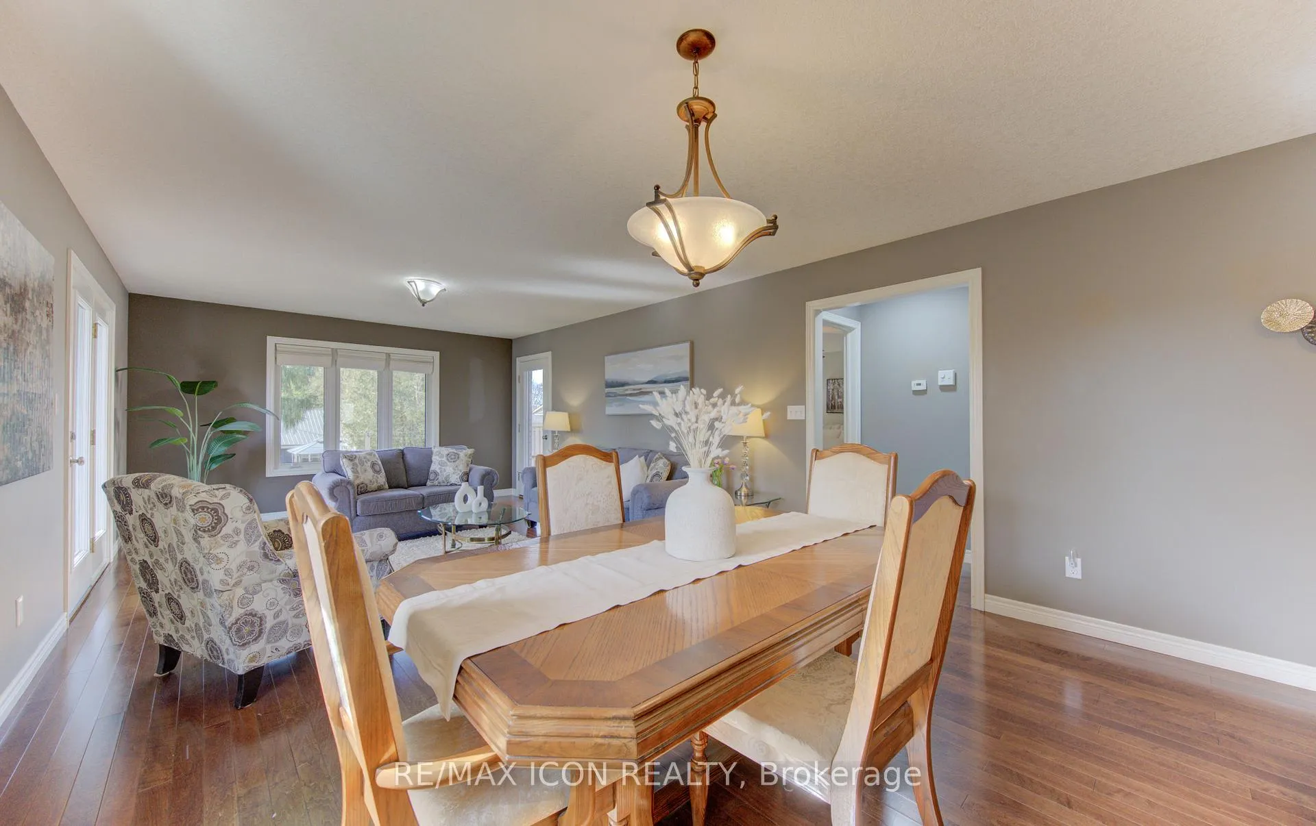 Photo 13 of 33 Joseph Street, Guelph, St. George's — HOMEH