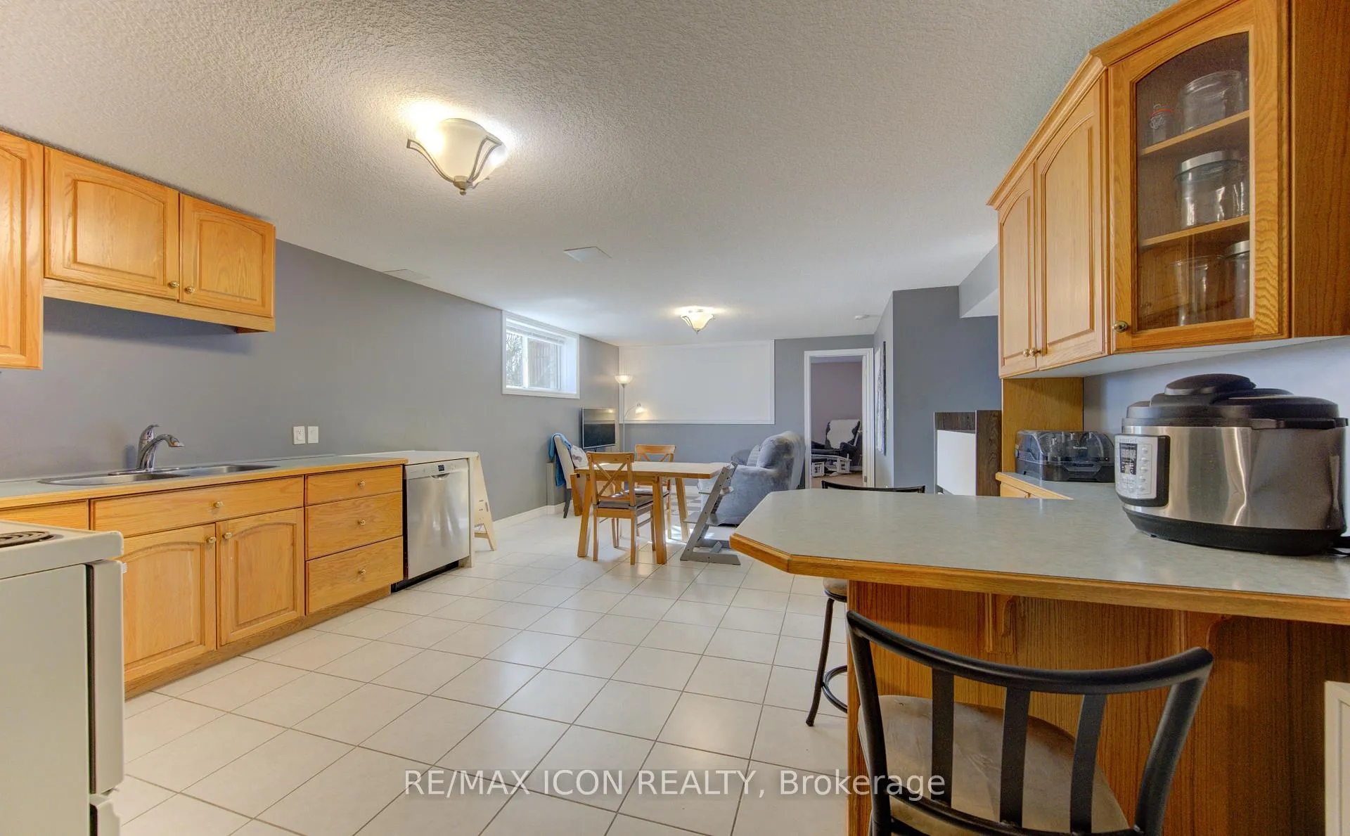 Photo 23 of 33 Joseph Street, Guelph, St. George's — HOMEH