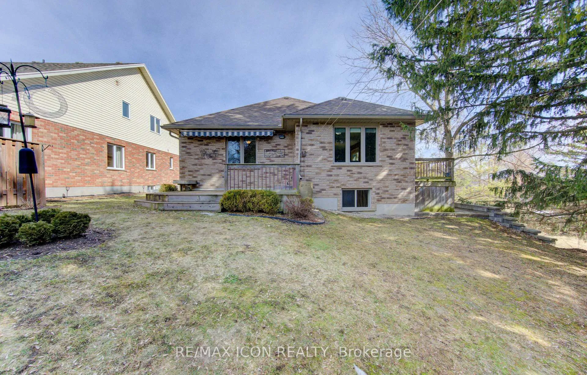 Photo 34 of 33 Joseph Street, Guelph, St. George's — HOMEH