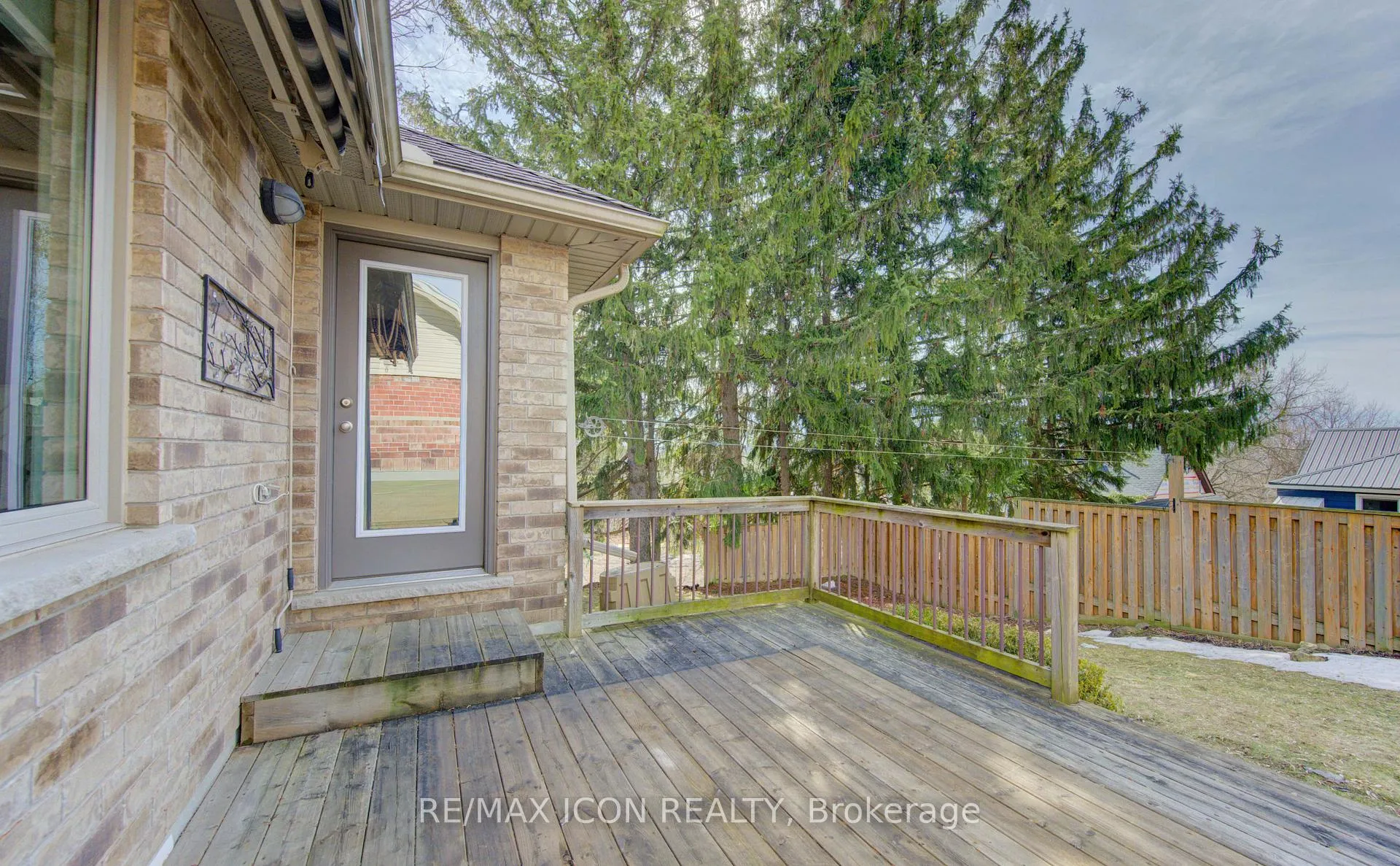 Photo 37 of 33 Joseph Street, Guelph, St. George's — HOMEH