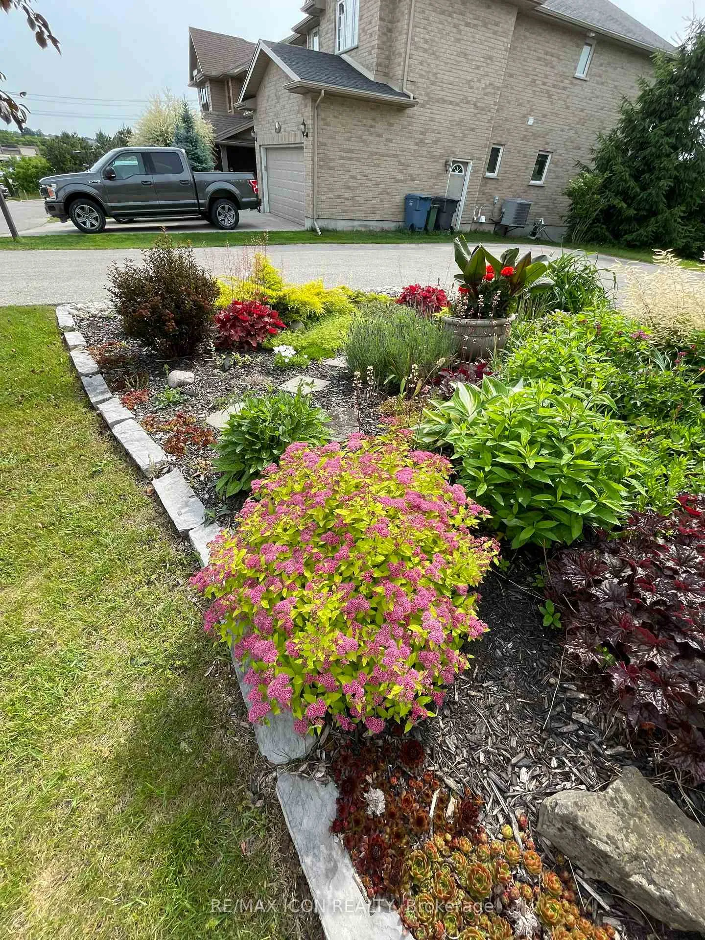 Photo 46 of 33 Joseph Street, Guelph, St. George's — HOMEH