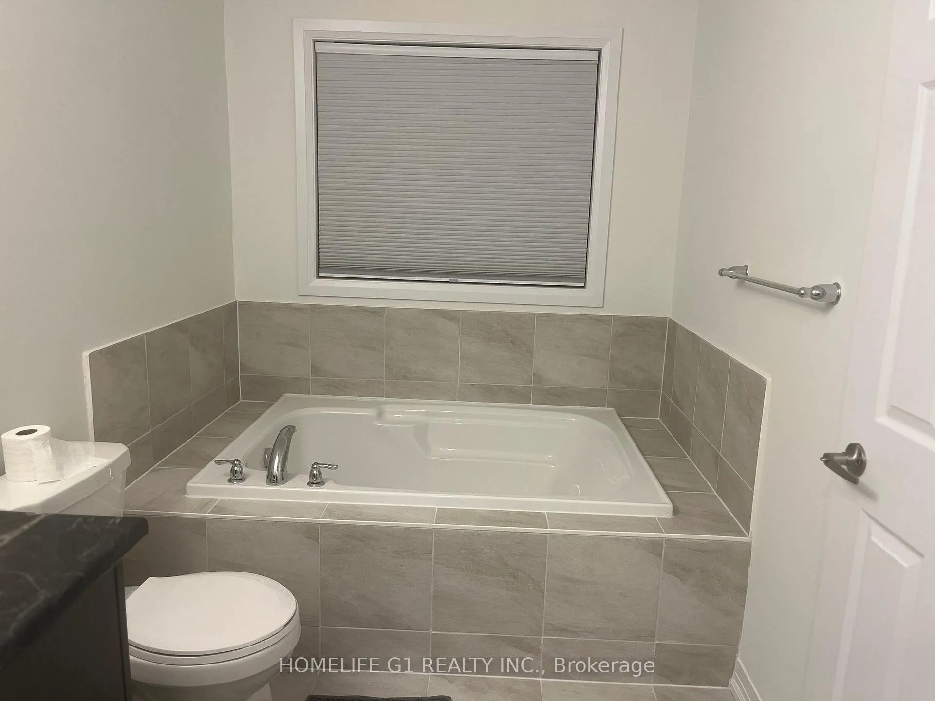 Photo 23 of 12 Brighton Lane, Thorold, Rolling Meadows — HOMEH