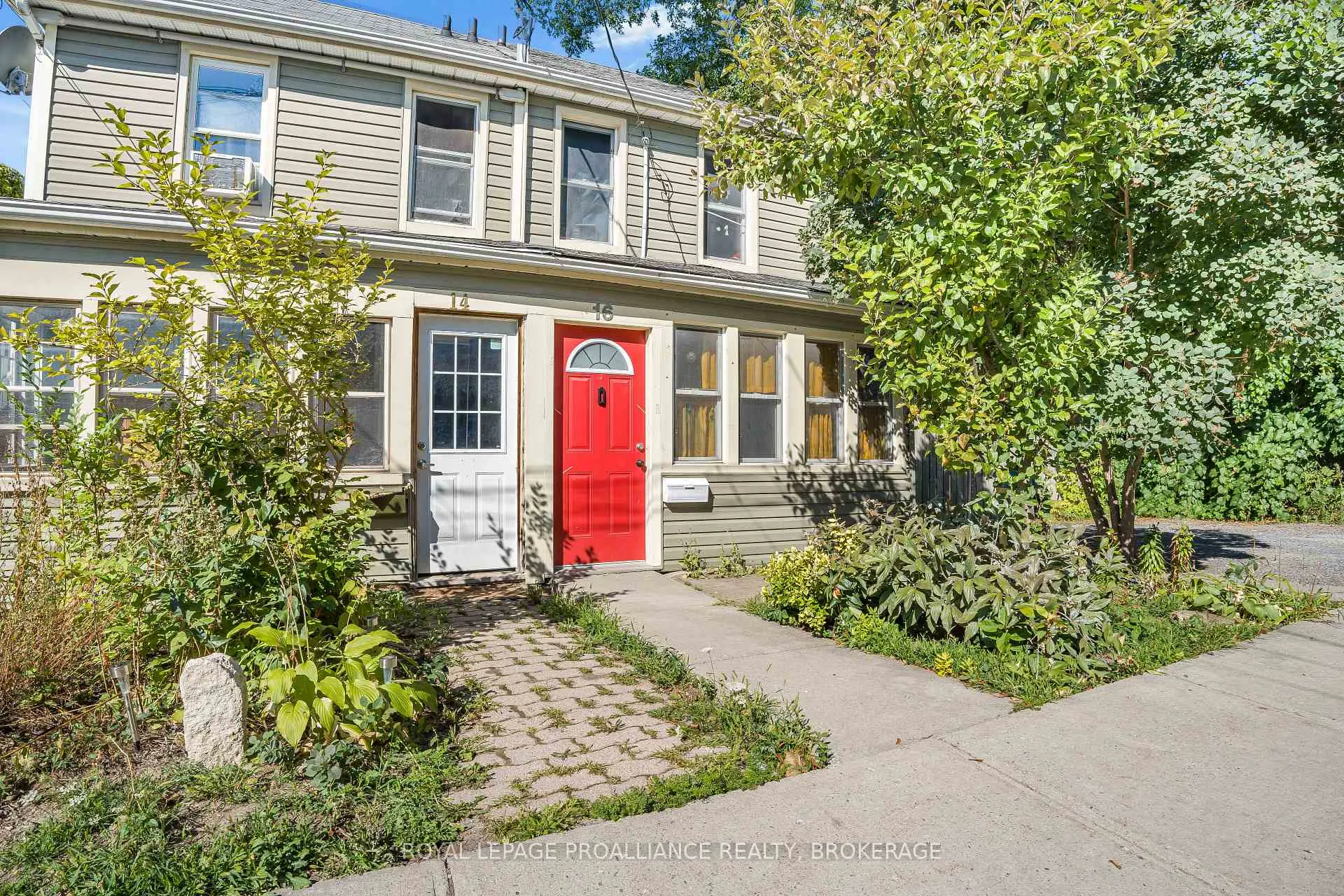 Photo 1 of 16 St Catherine Street, Kingston, East of Sir John A. Blvd — HOMEH