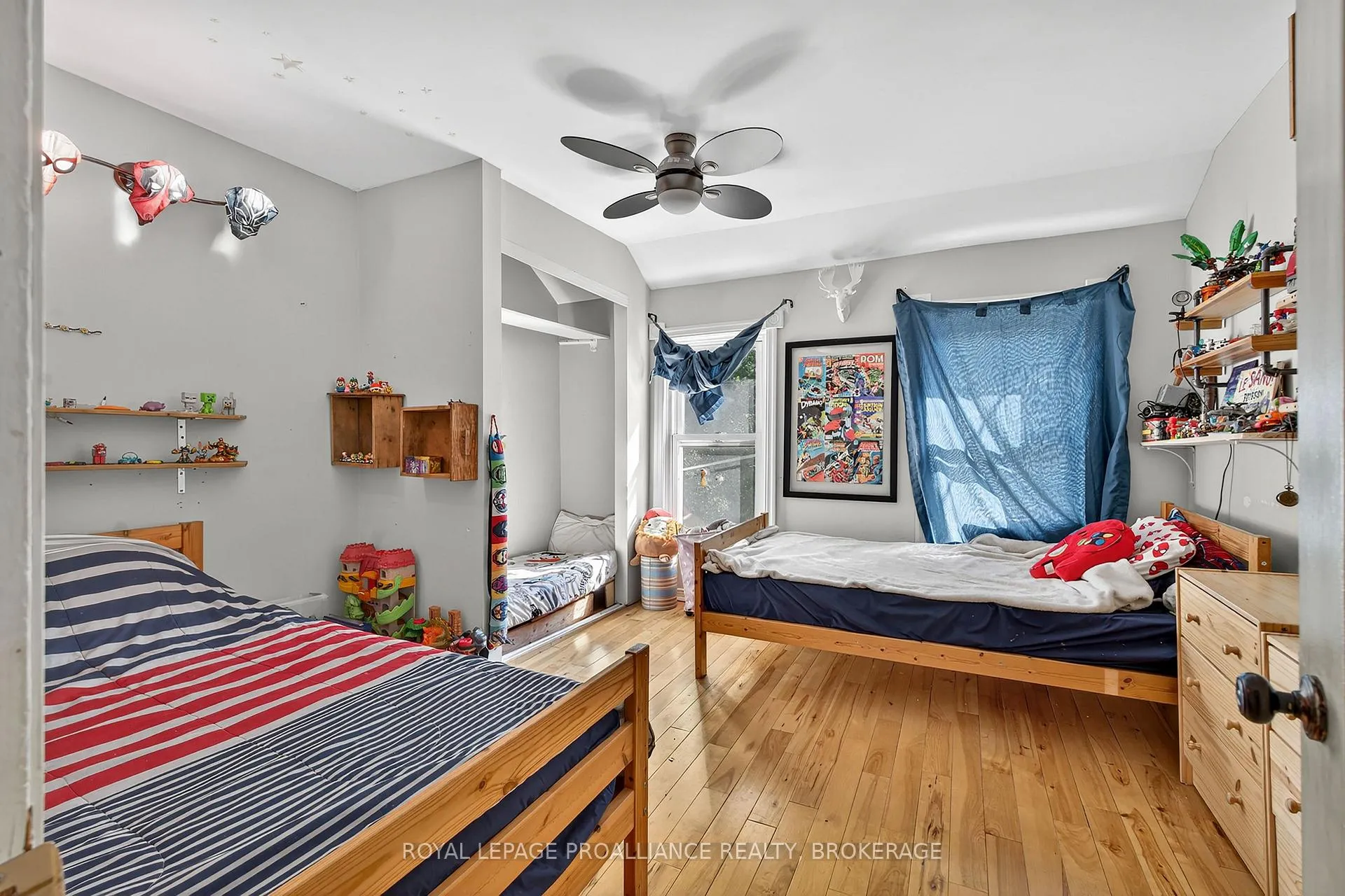 Photo 13 of 16 St Catherine Street, Kingston, East of Sir John A. Blvd — HOMEH