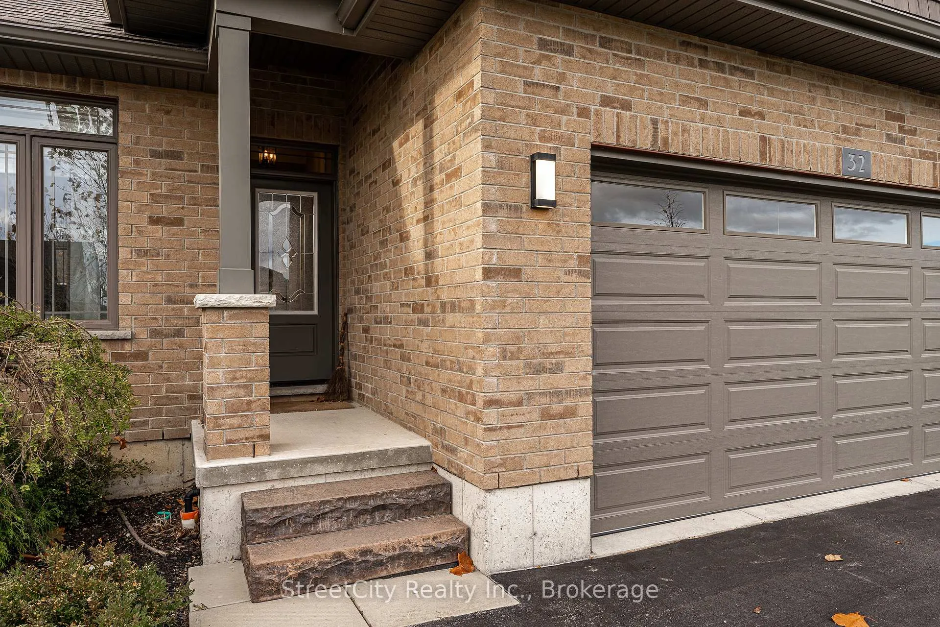 Photo 3 of 32 Culliton Street, Stratford — HOMEH