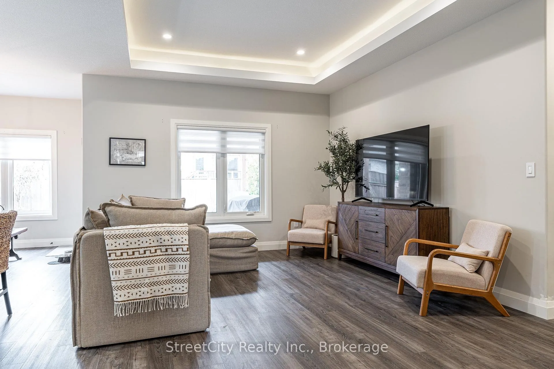 Photo 6 of 32 Culliton Street, Stratford — HOMEH