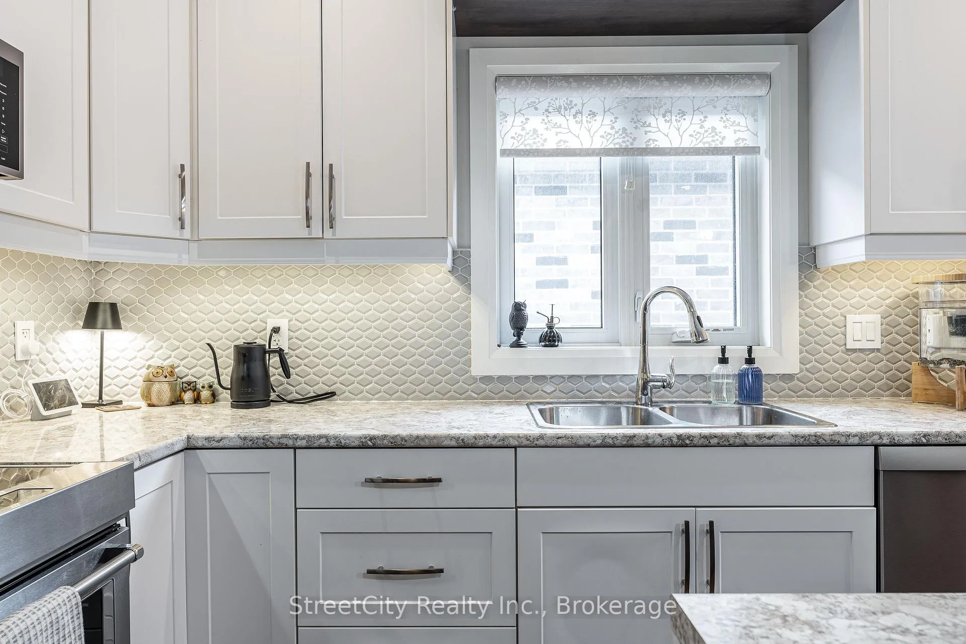 Photo 9 of 32 Culliton Street, Stratford — HOMEH