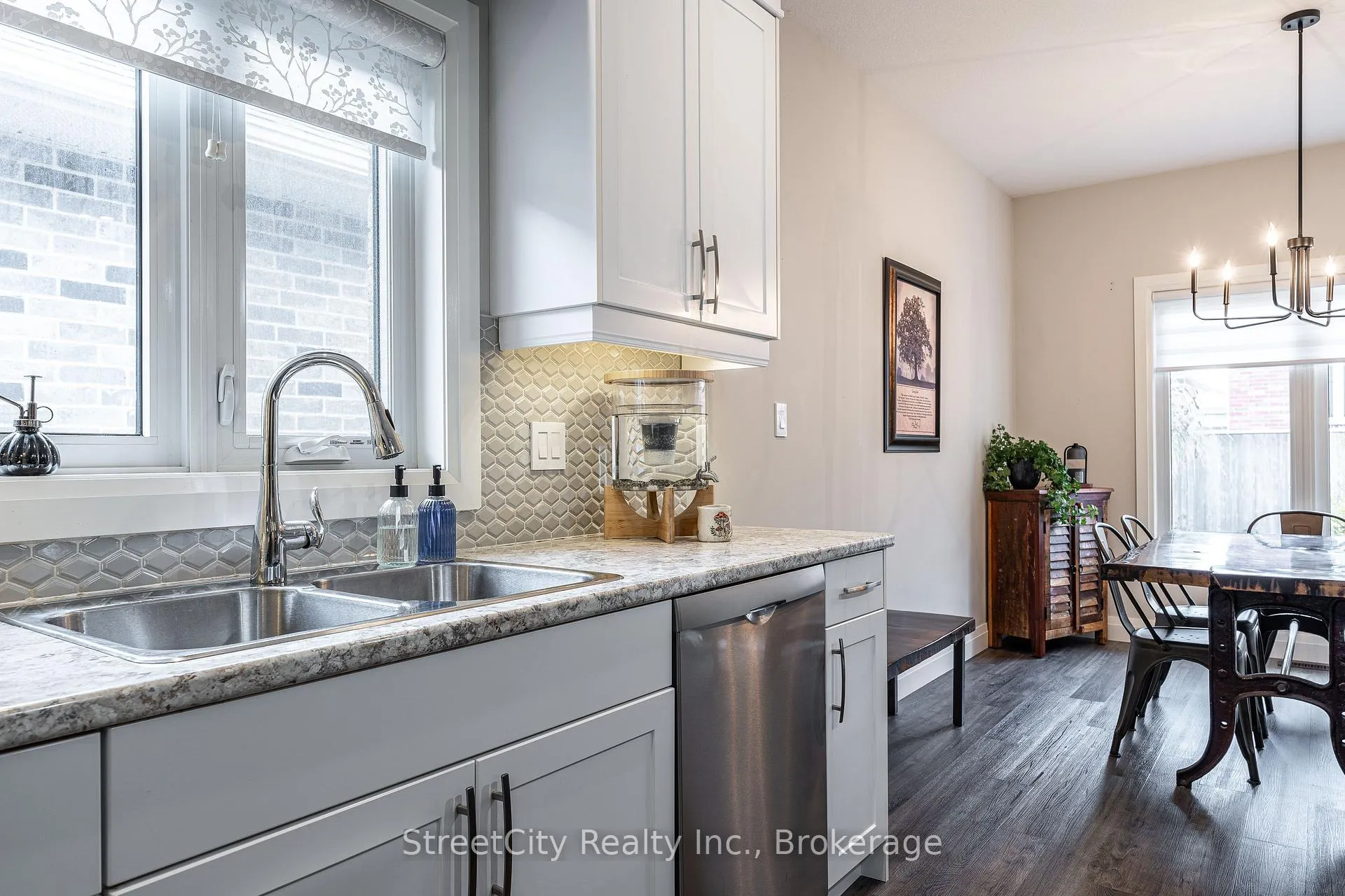 Photo 10 of 32 Culliton Street, Stratford — HOMEH