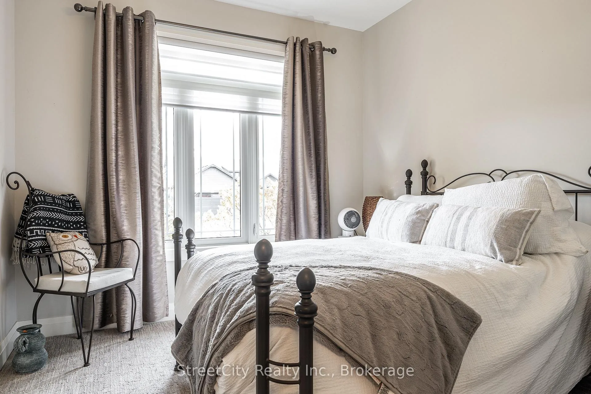 Photo 23 of 32 Culliton Street, Stratford — HOMEH