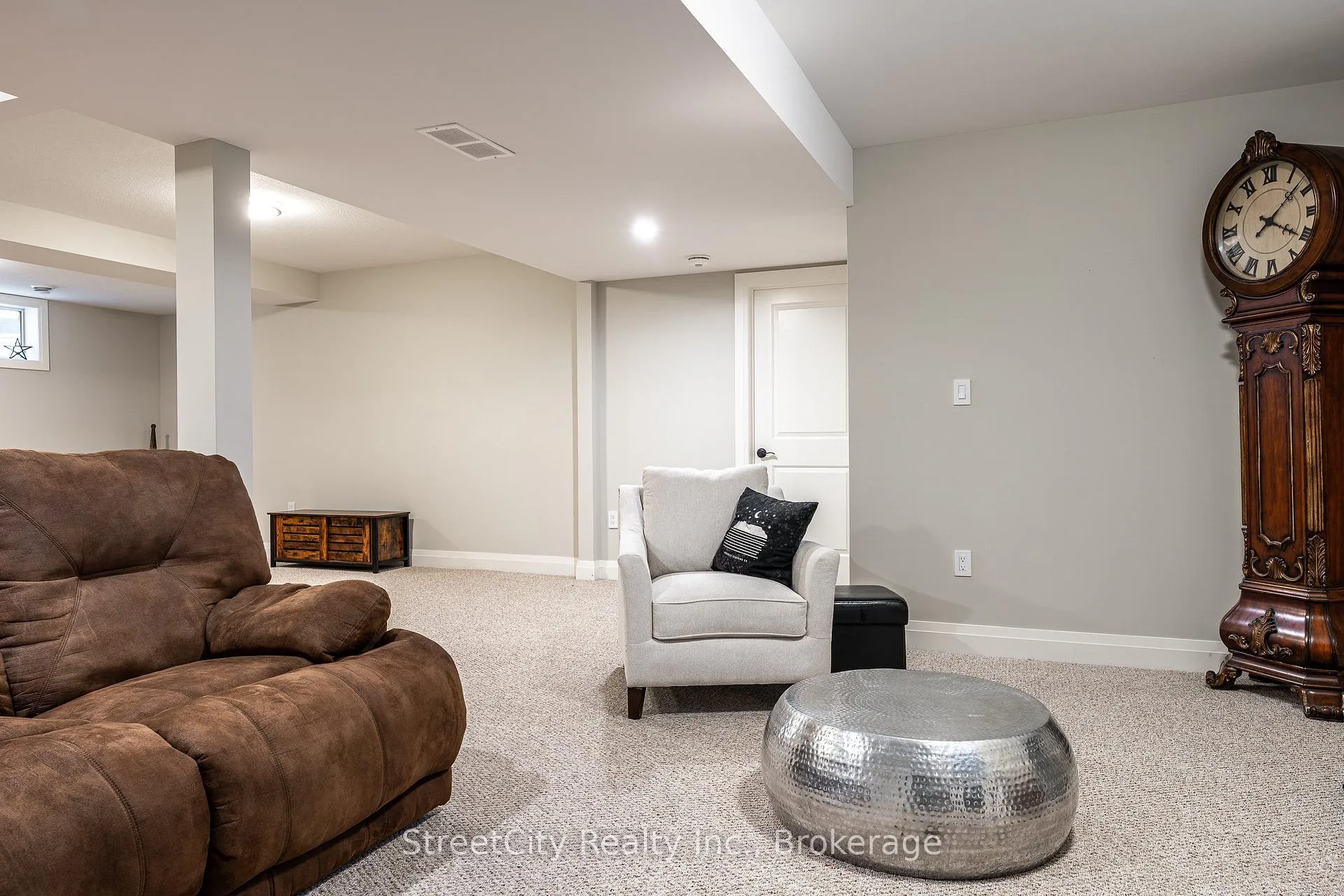 Photo 31 of 32 Culliton Street, Stratford — HOMEH