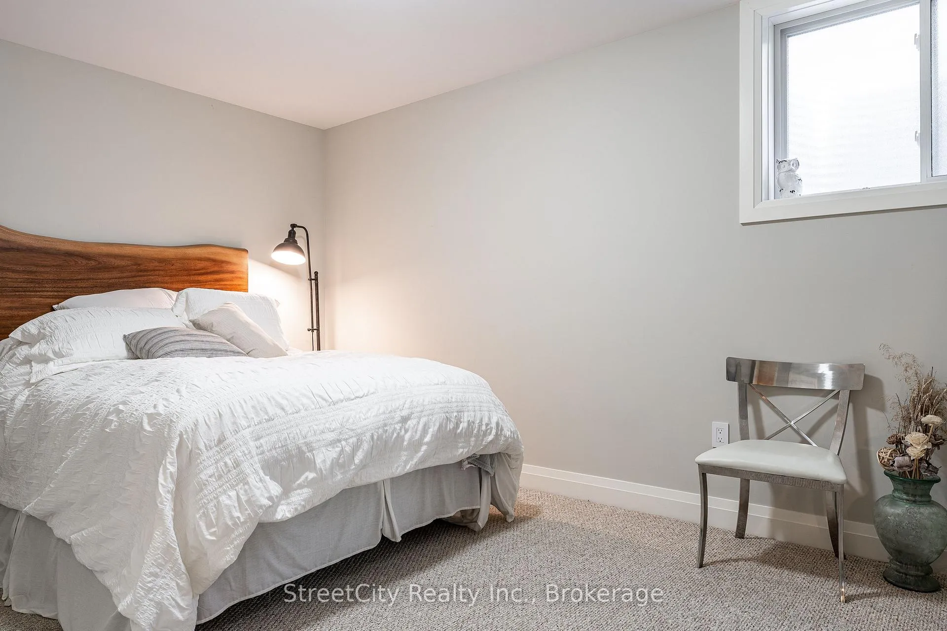 Photo 33 of 32 Culliton Street, Stratford — HOMEH