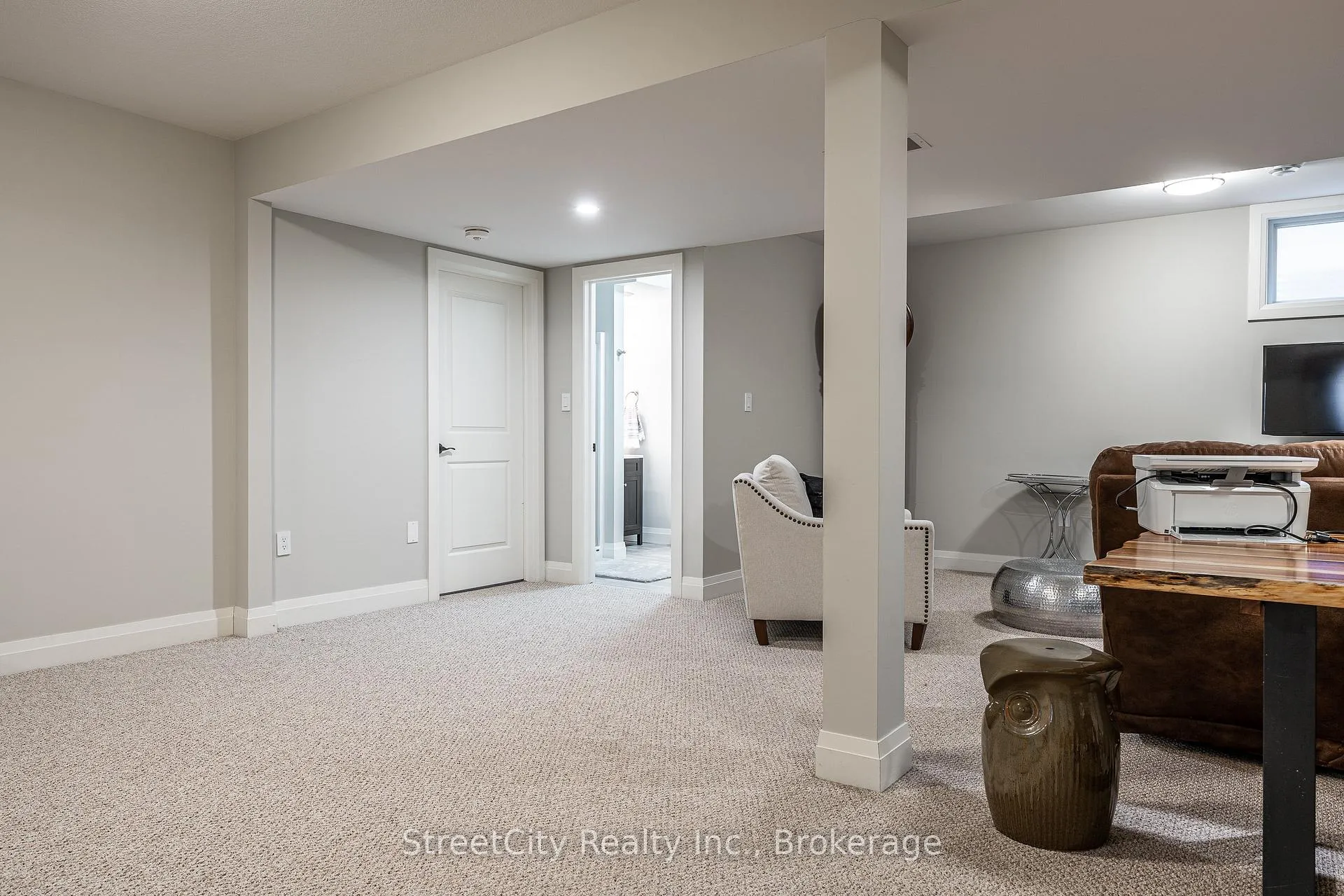 Photo 35 of 32 Culliton Street, Stratford — HOMEH