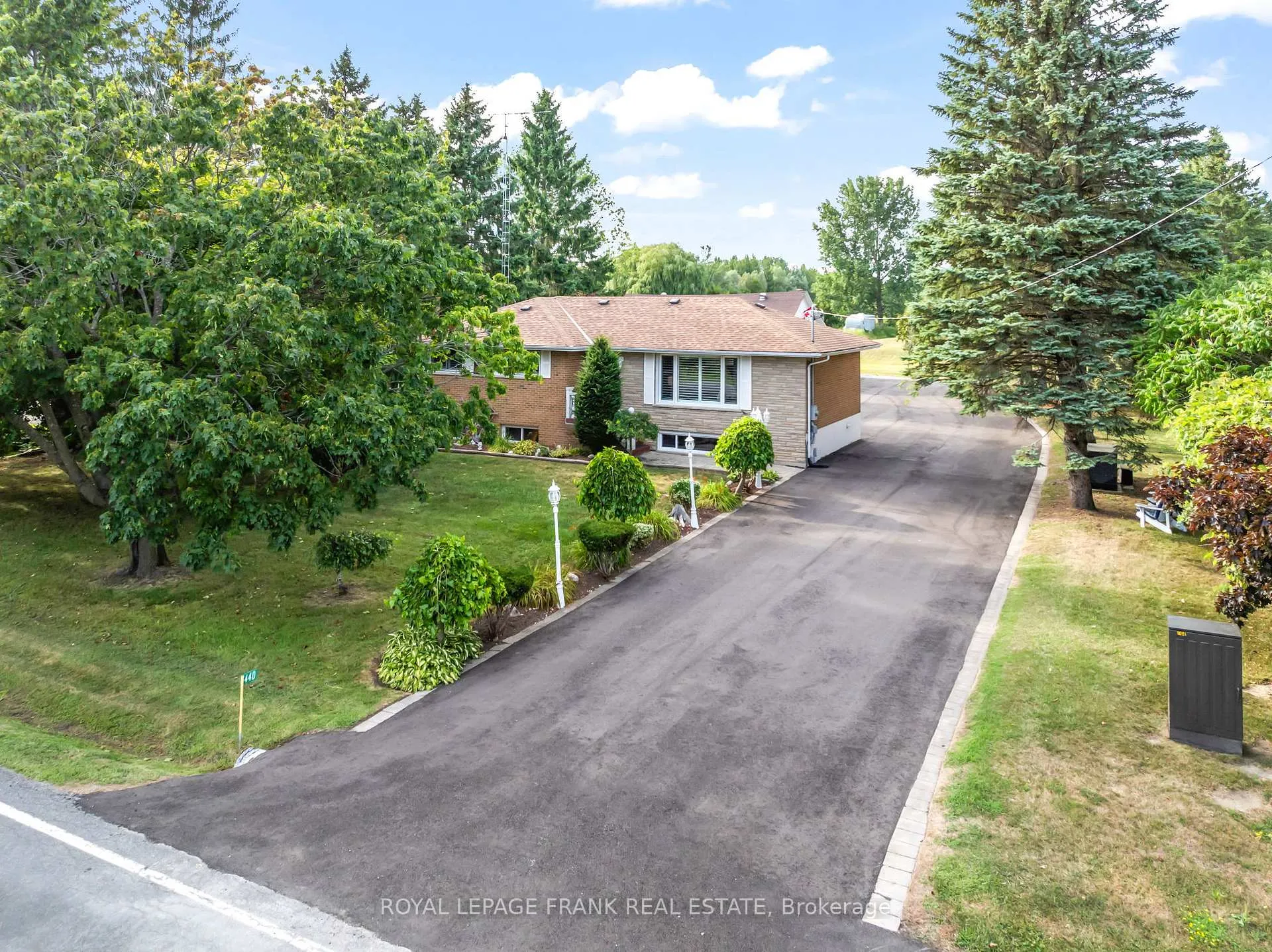 Photo 3 of 1440 Pebblestone Road, Clarington, Courtice — HOMEH