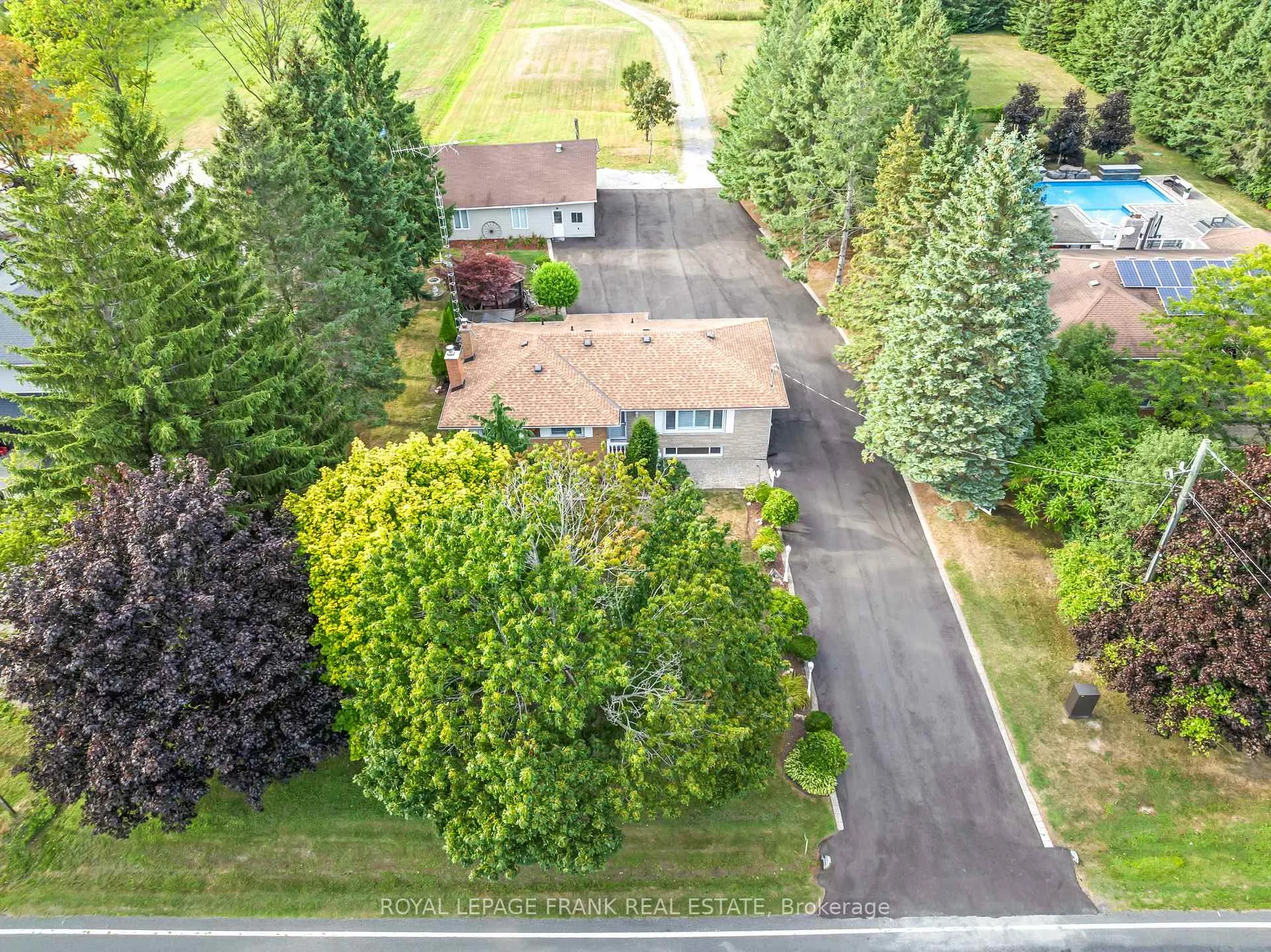 Photo 4 of 1440 Pebblestone Road, Clarington, Courtice — HOMEH