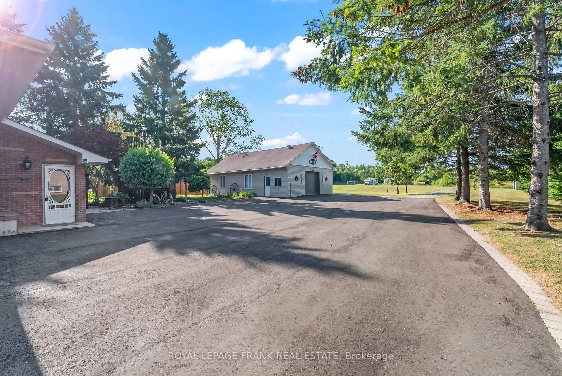 Photo 10 of 1440 Pebblestone Road, Clarington, Courtice — HOMEH