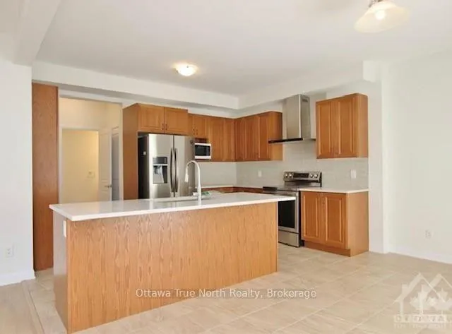 Photo 9 of 13 Sweet Pea Way, Ottawa, Kanata - Kanata Lakes/Heritage Hills — HOMEH