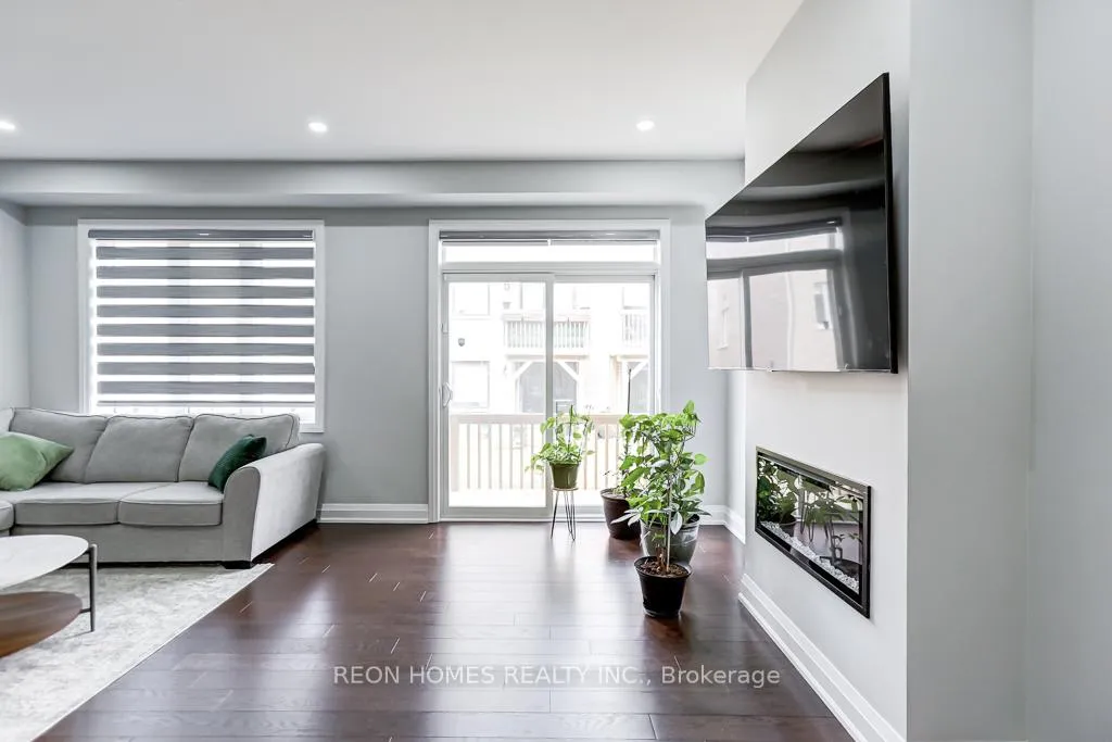 Photo 15 of 978 Crowsnest Hollow, Pickering, Rural Pickering — HOMEH
