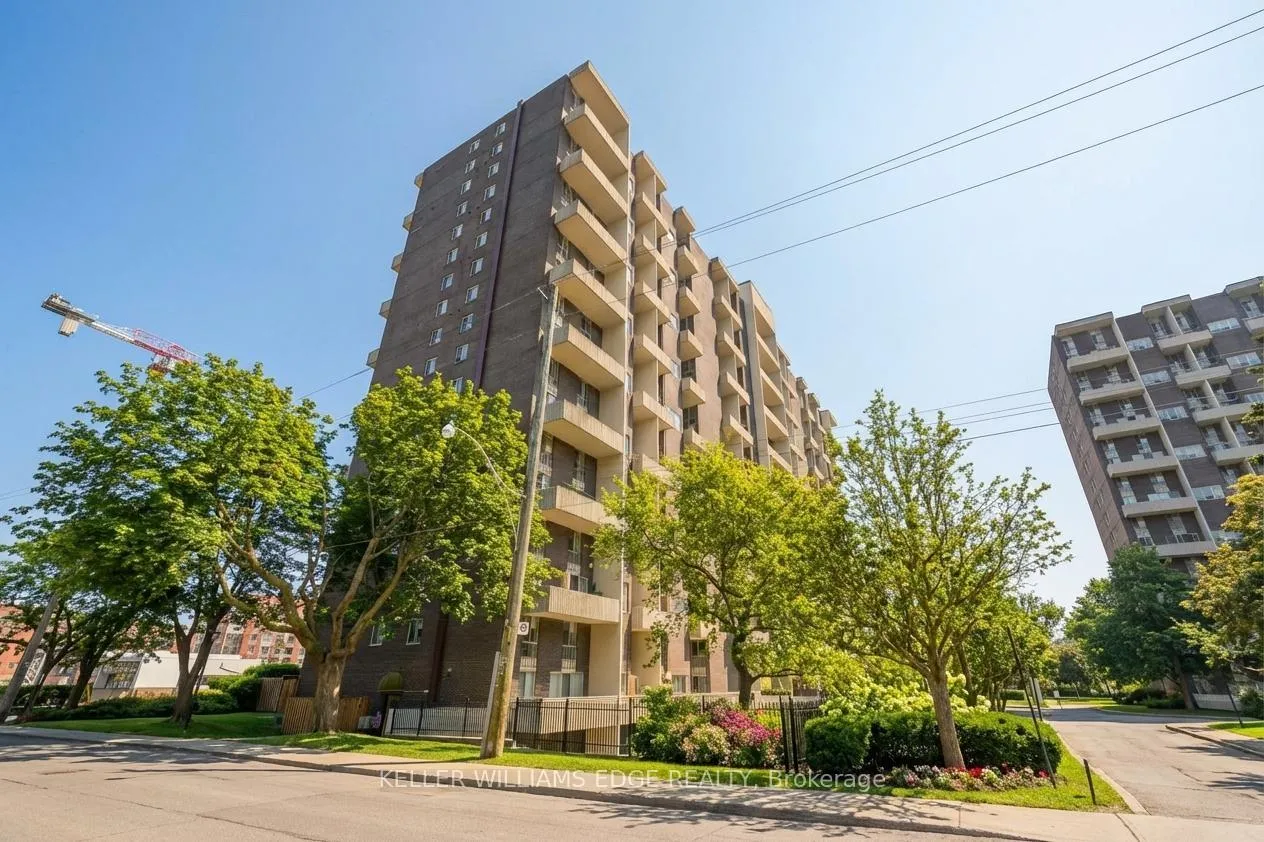Photo 2 of Unit 920, 60 Southport Street, Toronto, High Park-Swansea — HOMEH