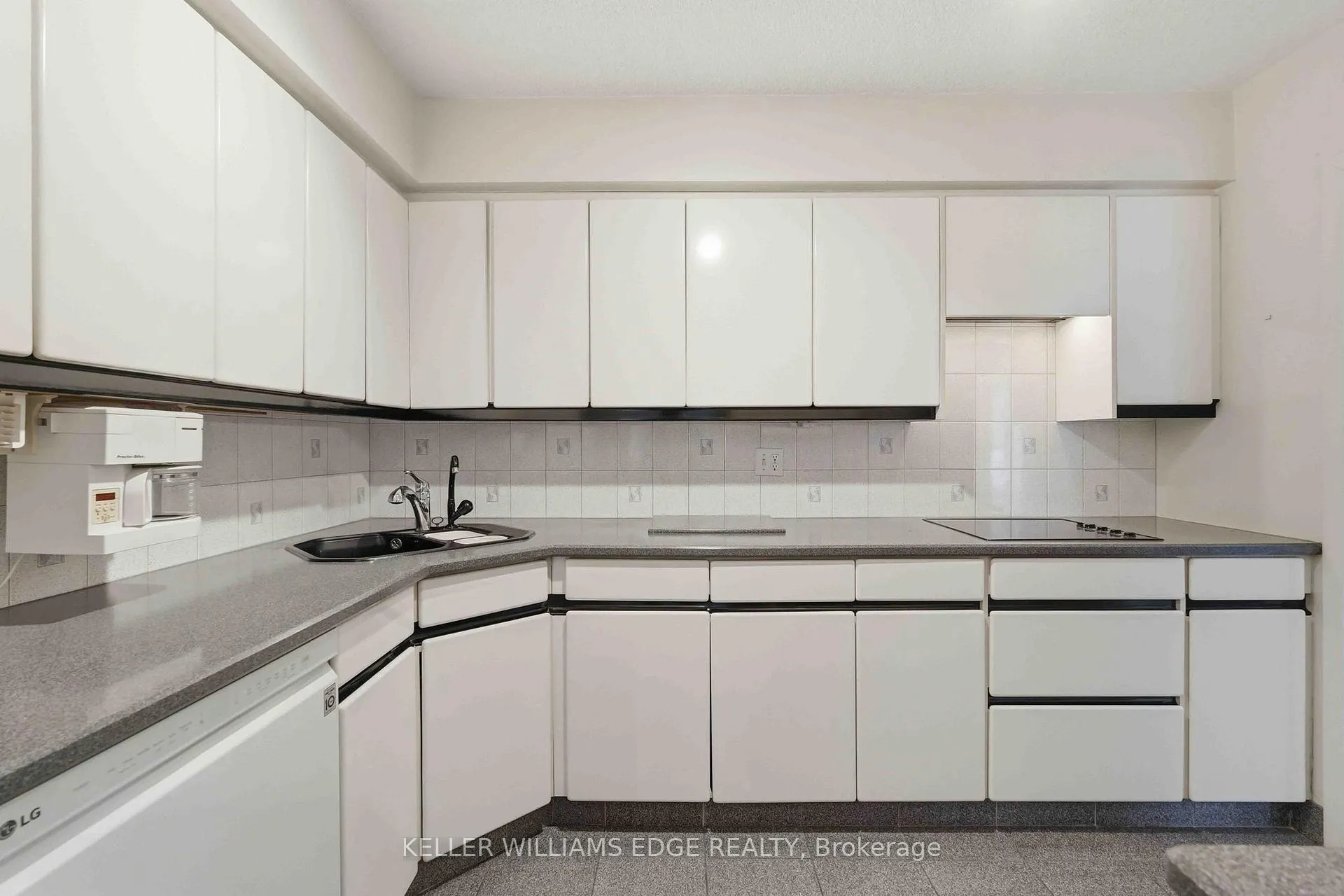 Photo 17 of Unit 920, 60 Southport Street, Toronto, High Park-Swansea — HOMEH