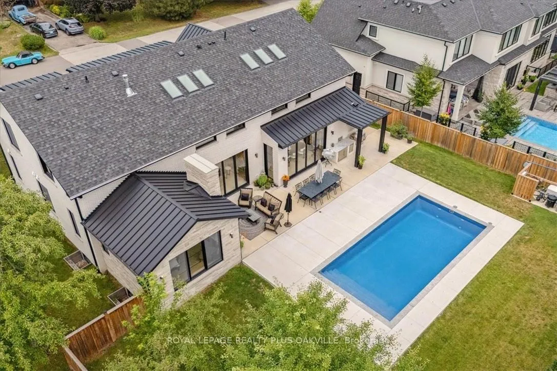 Photo 3 of 234 Walby Drive, Oakville, Southwest — HOMEH