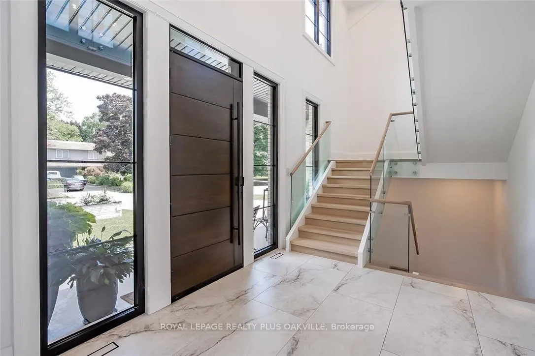 Photo 4 of 234 Walby Drive, Oakville, Southwest — HOMEH