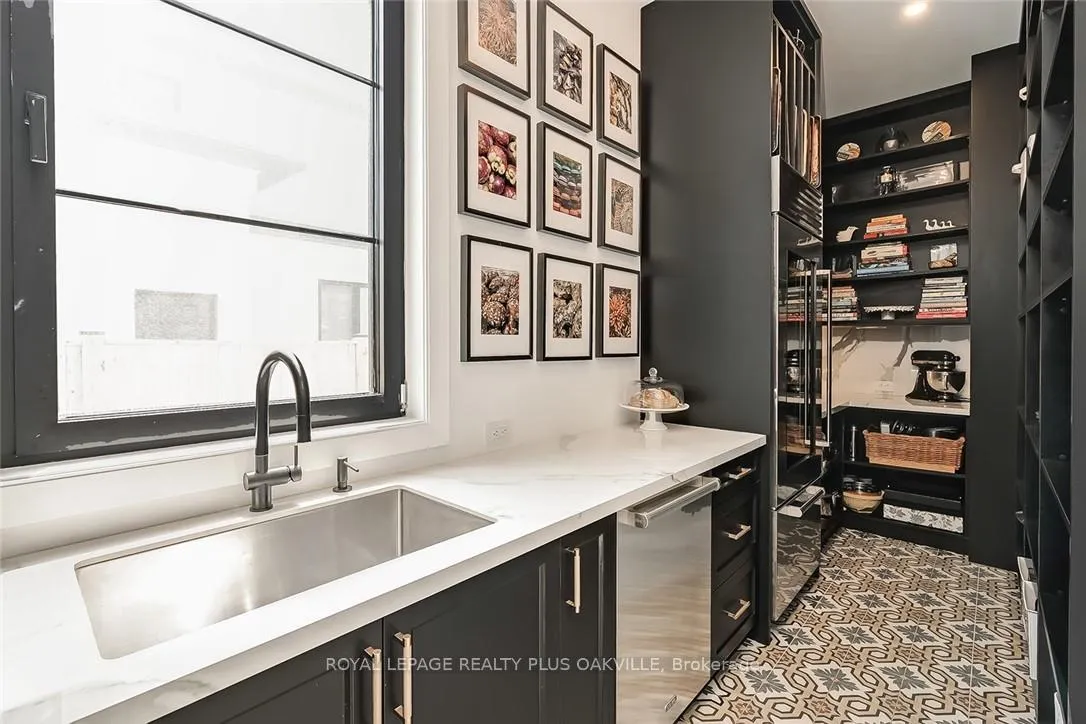 Photo 17 of 234 Walby Drive, Oakville, Southwest — HOMEH