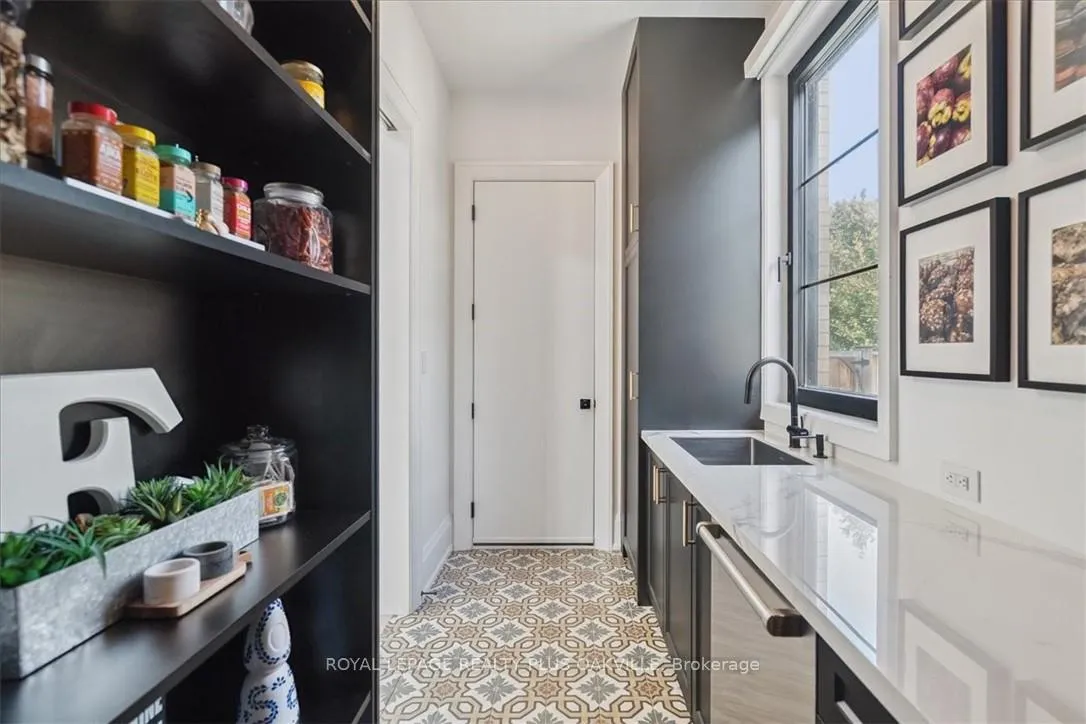 Photo 18 of 234 Walby Drive, Oakville, Southwest — HOMEH