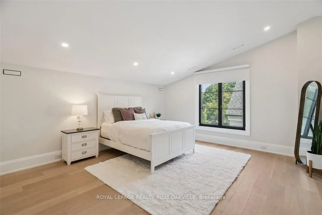 Photo 32 of 234 Walby Drive, Oakville, Southwest — HOMEH