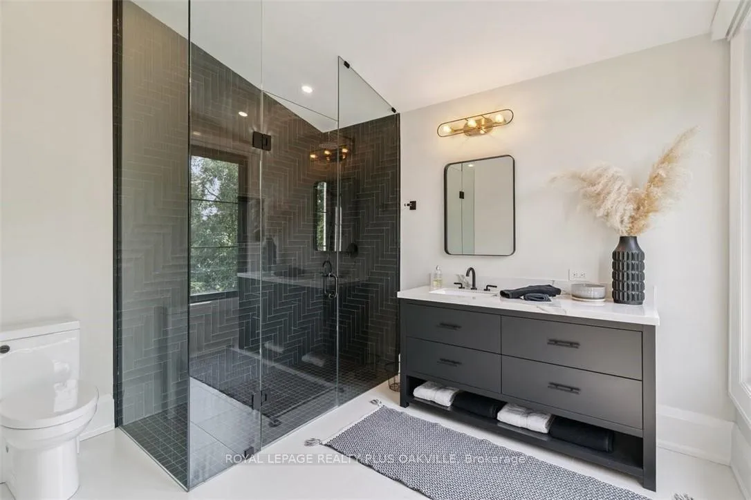 Photo 36 of 234 Walby Drive, Oakville, Southwest — HOMEH