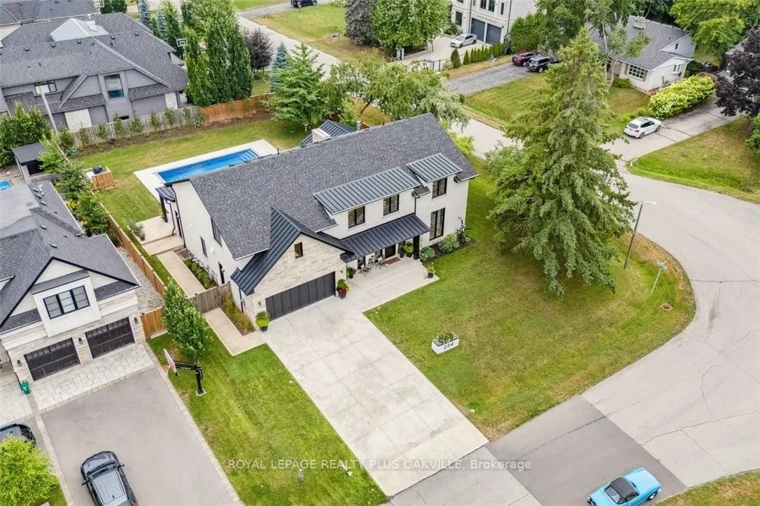 Photo 46 of 234 Walby Drive, Oakville, Southwest — HOMEH