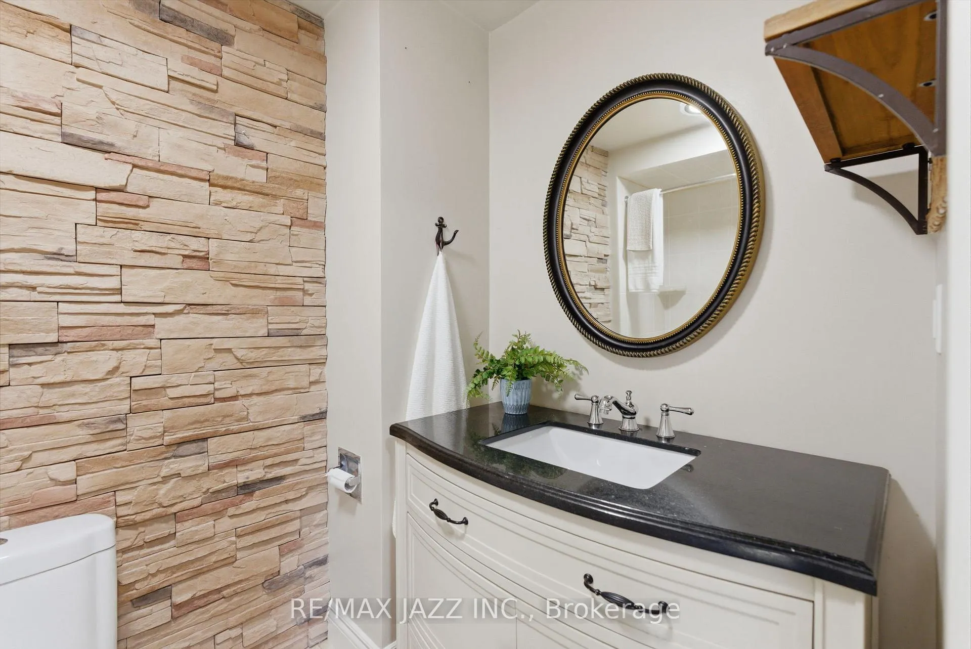 Photo 31 of 222 Sandringham Drive, Clarington, Courtice — HOMEH