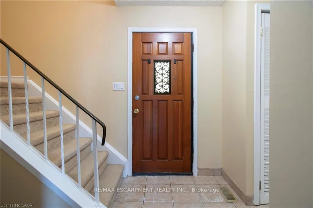 Photo 3 of Unit 23, 153 Limeridge Road W, Hamilton, Rolston — HOMEH