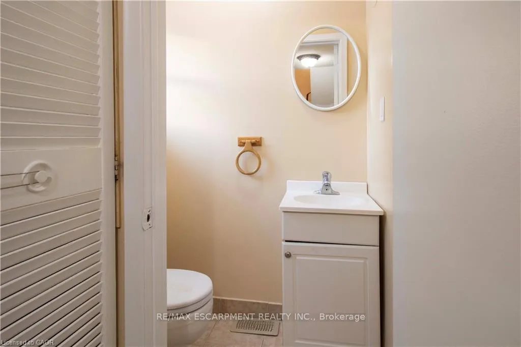 Photo 5 of Unit 23, 153 Limeridge Road W, Hamilton, Rolston — HOMEH