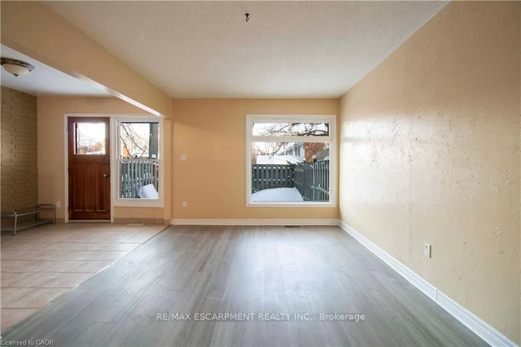 Photo 6 of Unit 23, 153 Limeridge Road W, Hamilton, Rolston — HOMEH