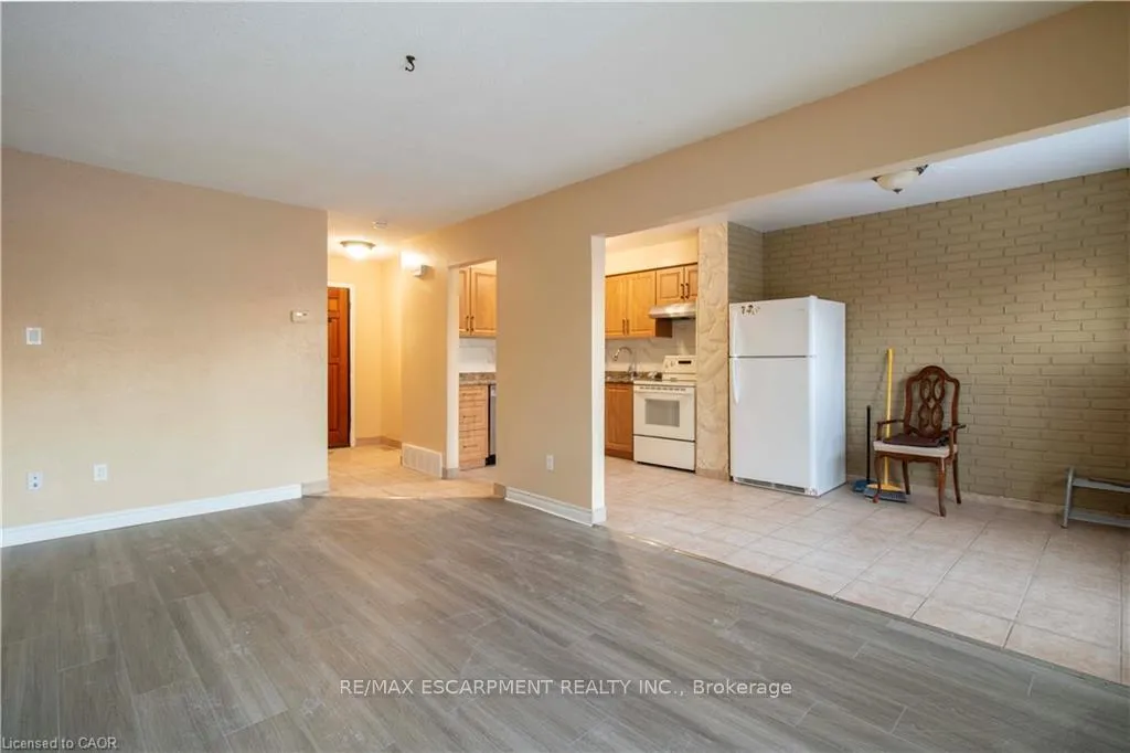 Photo 8 of Unit 23, 153 Limeridge Road W, Hamilton, Rolston — HOMEH