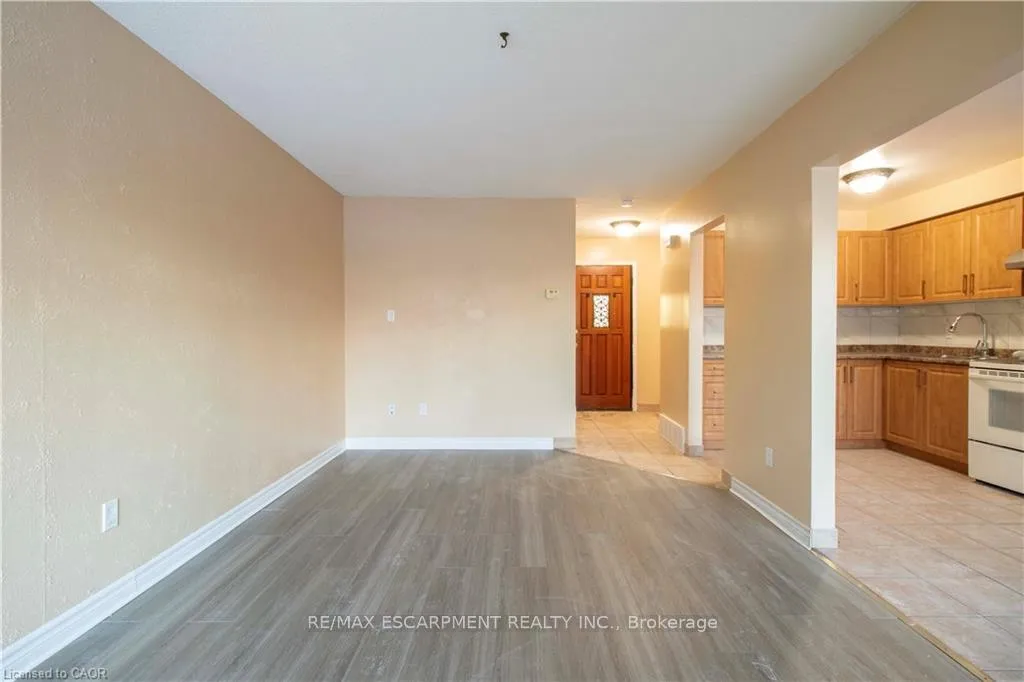 Photo 9 of Unit 23, 153 Limeridge Road W, Hamilton, Rolston — HOMEH