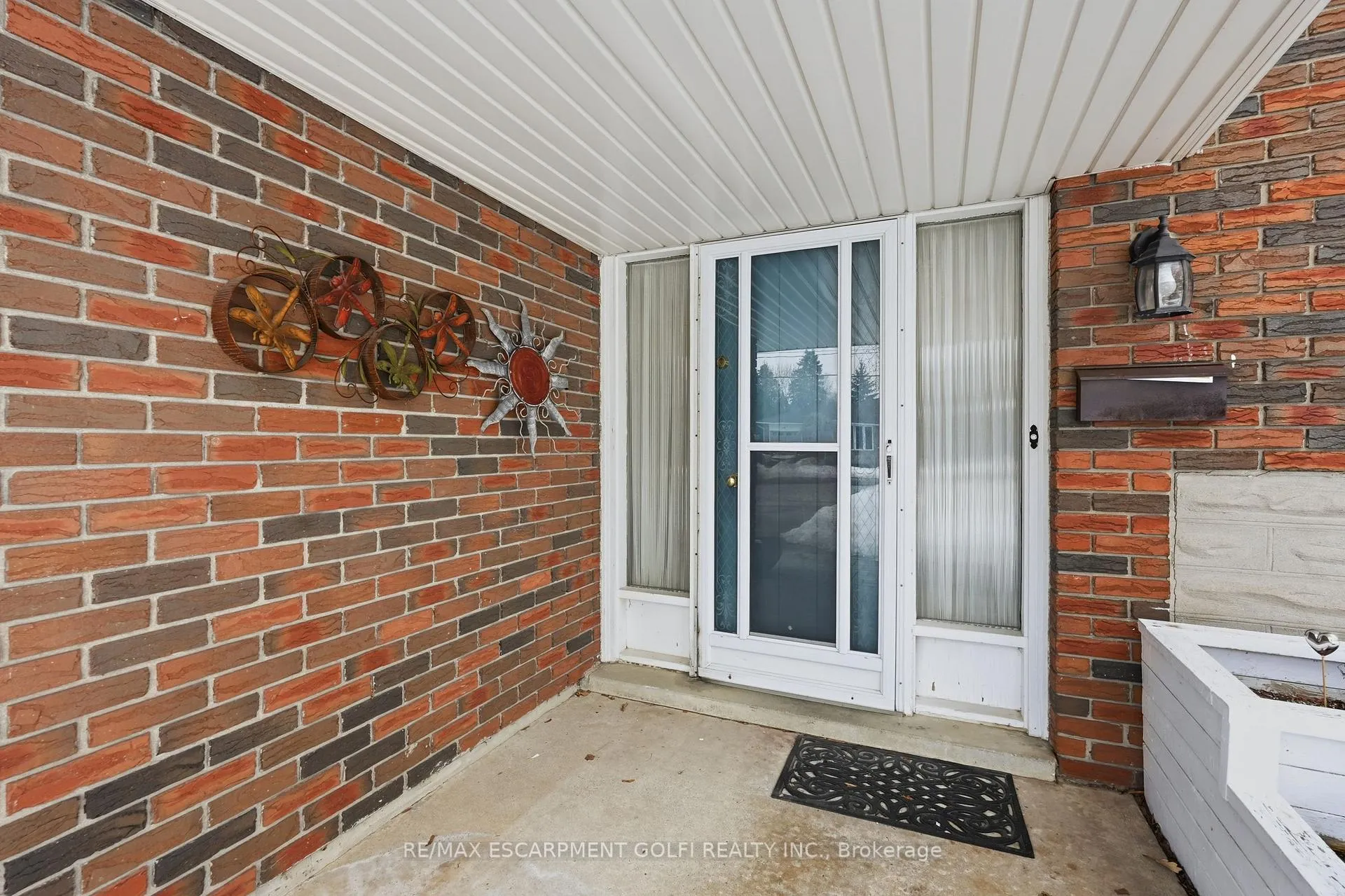 Photo 3 of 73 Brentwood Drive, Guelph, Riverside Park — HOMEH