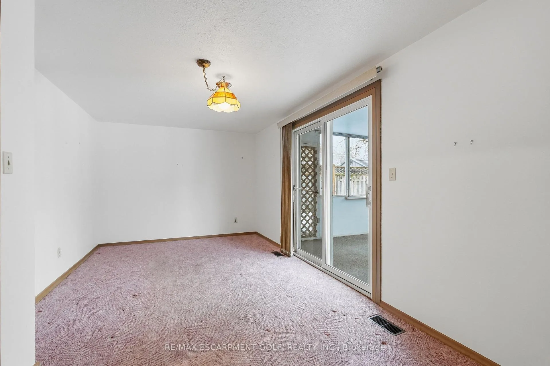 Photo 5 of 73 Brentwood Drive, Guelph, Riverside Park — HOMEH