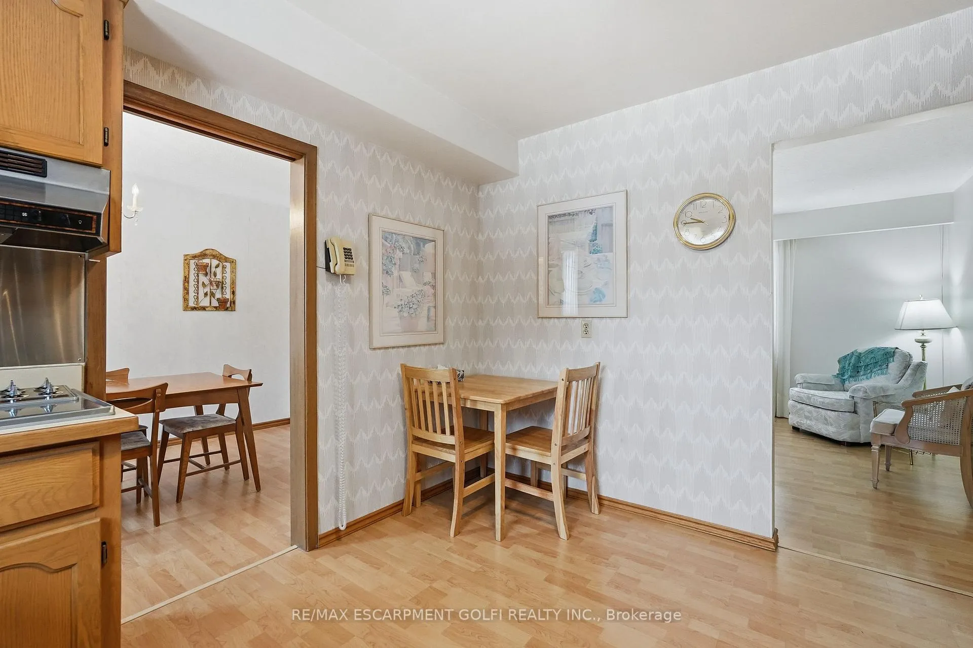 Photo 13 of 73 Brentwood Drive, Guelph, Riverside Park — HOMEH