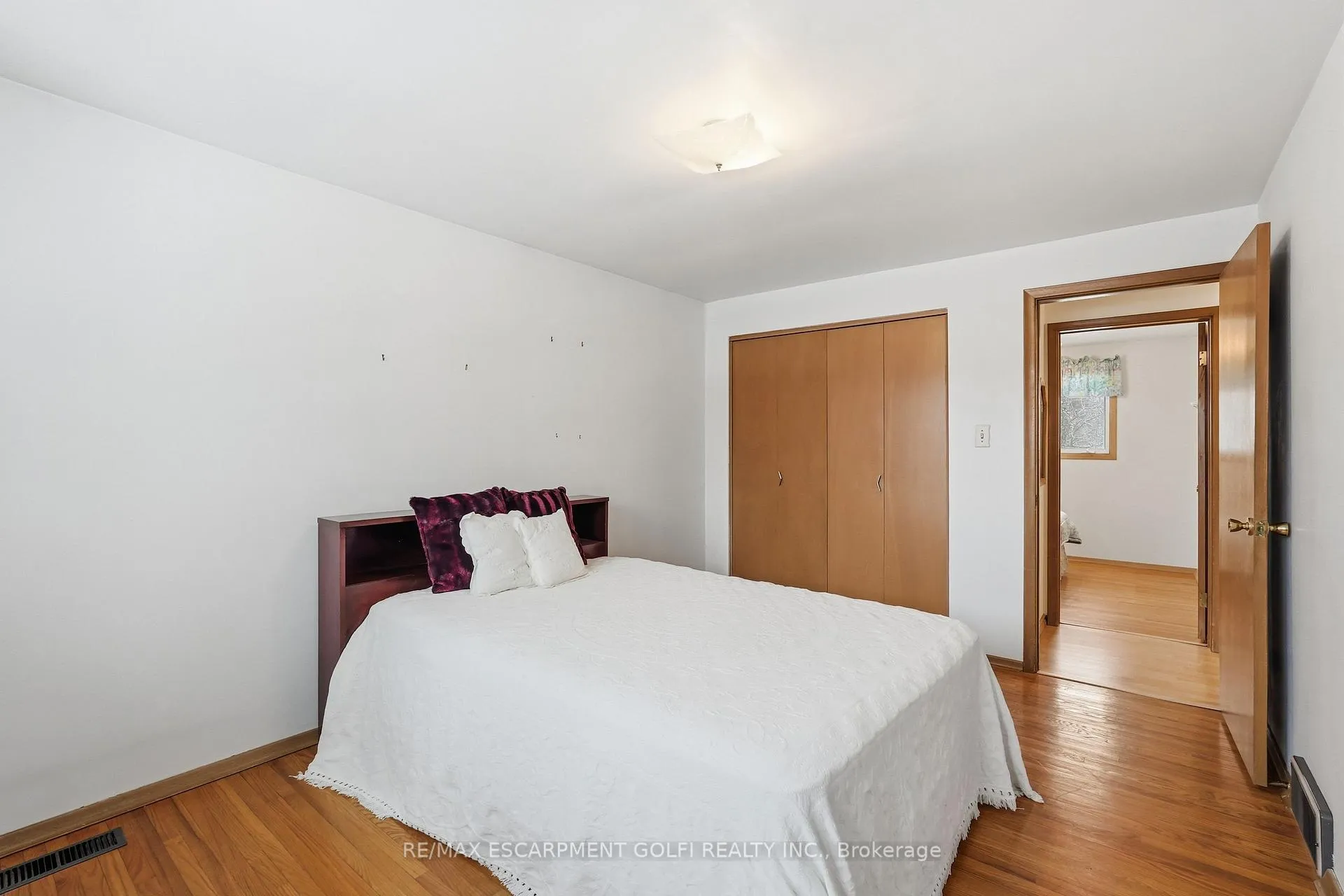 Photo 21 of 73 Brentwood Drive, Guelph, Riverside Park — HOMEH