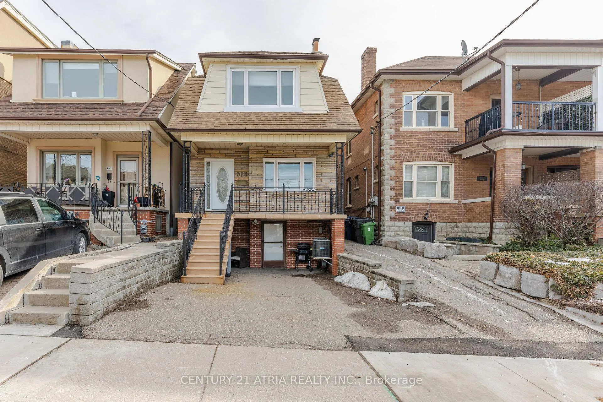 Front of 323 Lauder Avenue